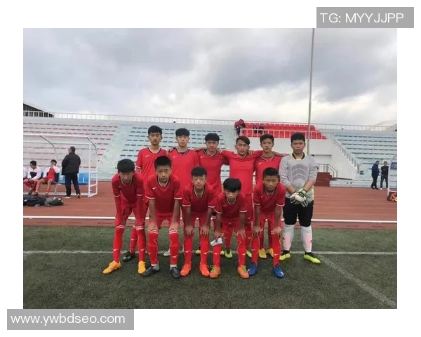 童锦程对足球明星的热爱与追逐展现了青春的激情与梦想