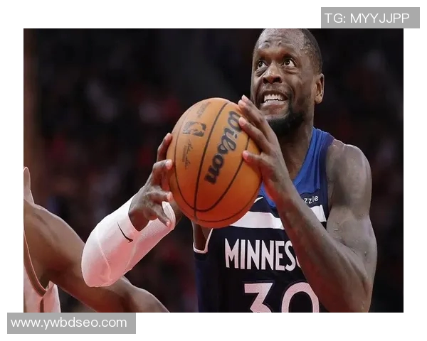 足球明星意外停球失误引发球迷热议赛场瞬间成焦点