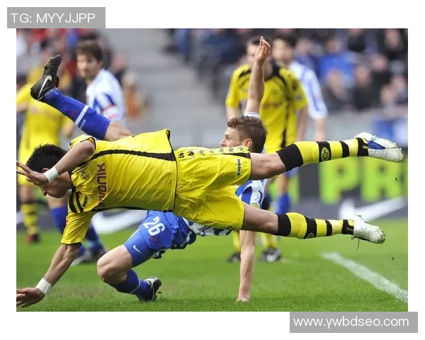 足球明星精彩瞬间定格动作照片展现运动魅力与激情的视觉盛宴